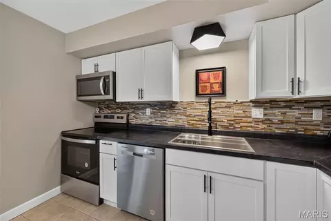 Kitchen - 3802 Treebrook Dr, Imperial, MO 63052 photo 2 of 3