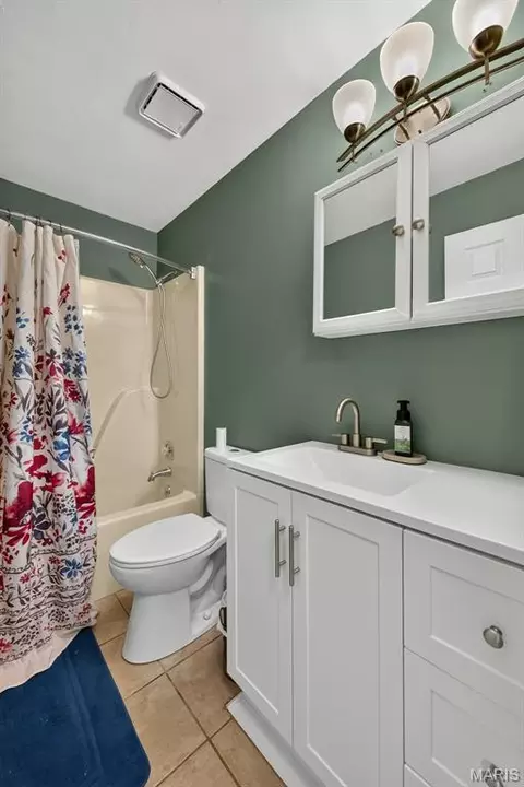 Bath - 3802 Treebrook Dr, Imperial, MO 63052 photo 2 of 2