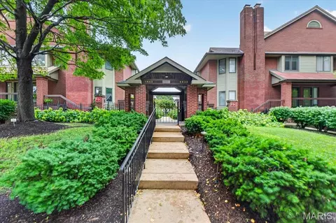 4465 W Pine Blvd #19, Saint Louis, MO 63108