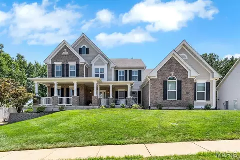 9217 Caddyshack Cir, Sunset Hills, MO 63127