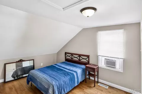 Bedroom - 519 S Walnut St, Gerald, MO 63037 photo 3 of 4