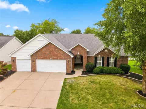 416 Parkshire Place Dr, O'fallon, MO 63368