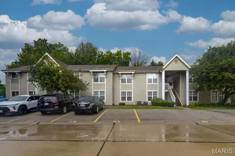 77 Sugar Glen Ct, Saint Peters, MO 63376