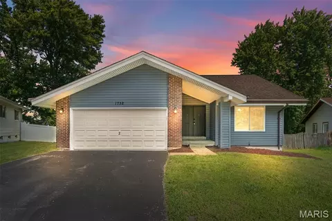 1732 Rudelle Dr, Florissant, MO 63031