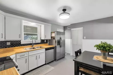 Kitchen - 303 Saint Joseph Ave, O'fallon, MO 63366 photo 6 of 6