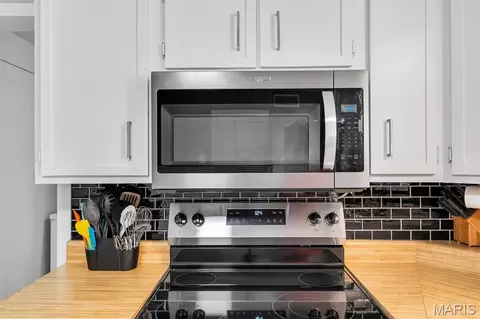 Kitchen - 303 Saint Joseph Ave, O'fallon, MO 63366 photo 5 of 6
