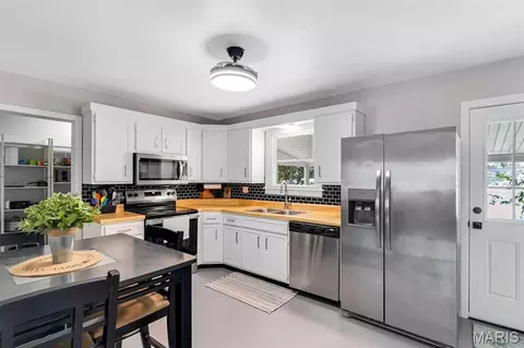 Kitchen - 303 Saint Joseph Ave, O'fallon, MO 63366 photo 1 of 6