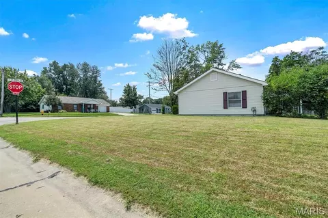Exterior - 303 Saint Joseph Ave, O'fallon, MO 63366 photo 8 of 8
