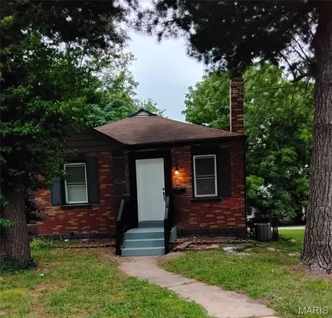 321 Henquin Dr, Ferguson, MO 63135