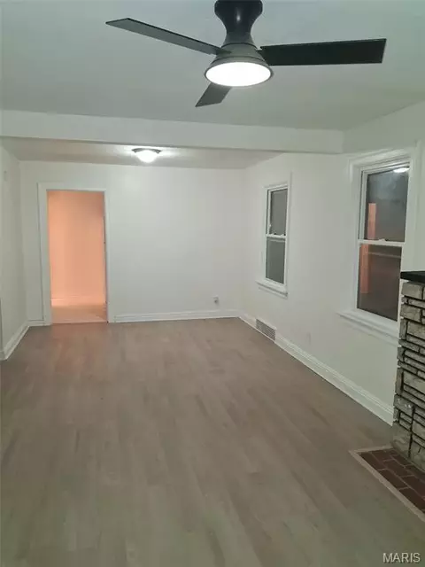 321 Henquin Dr, Ferguson, MO 63135 photo 2