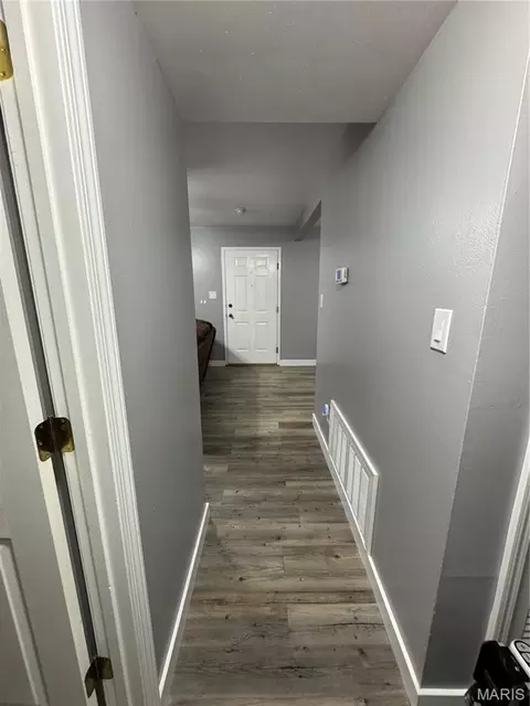 Entry Way - 741 Ridgeside Dr #A, Ballwin, MO 63021 photo 4 of 7