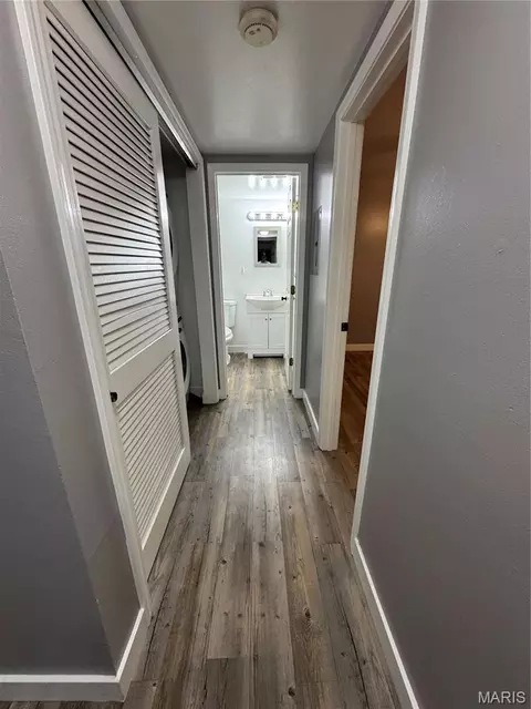 Entry Way - 741 Ridgeside Dr #A, Ballwin, MO 63021 photo 6 of 7