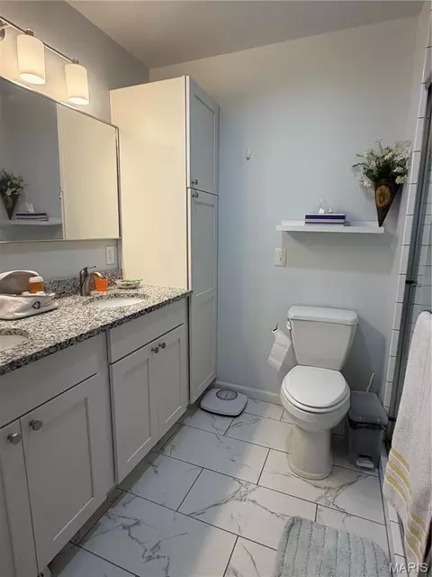 Bath - 4931 S Point Rd, Washington, MO 63090 photo 1 of 3