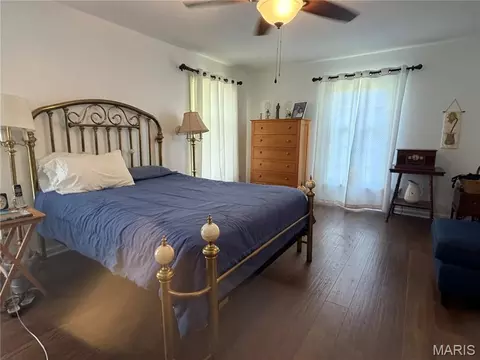 Bedroom - 4931 S Point Rd, Washington, MO 63090 photo 1 of 4