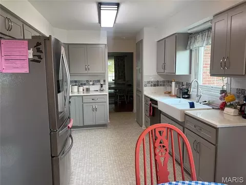 Kitchen - 4931 S Point Rd, Washington, MO 63090 photo 2 of 7