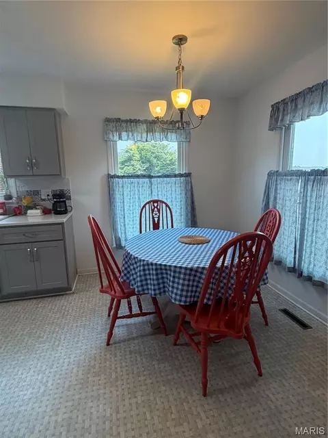 Dining - 4931 S Point Rd, Washington, MO 63090 photo 1 of 2
