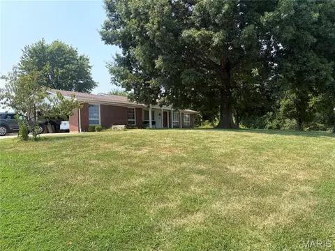 Exterior - 4931 S Point Rd, Washington, MO 63090 photo 4 of 6