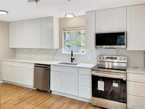 Kitchen - 6 Whispering Rock Ct, O'fallon, MO 63366 photo 2 of 6