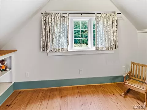 Bedroom - 507 Leach Branch Rd, Hermann, MO 65041 photo 5 of 7