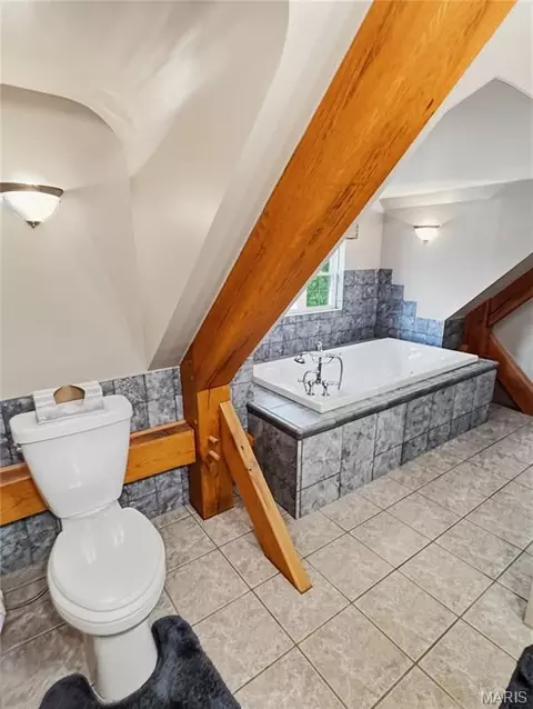 Bath - 507 Leach Branch Rd, Hermann, MO 65041 photo 3 of 5