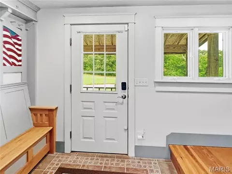 Entry Way - 507 Leach Branch Rd, Hermann, MO 65041 photo 2 of 7