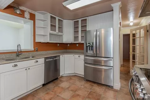Kitchen - 9211 Alpine Dr, Affton, MO 63123 photo 3 of 3