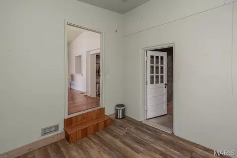 Entry Way - 9211 Alpine Dr, Affton, MO 63123 photo 3 of 6