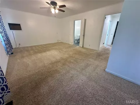 Living - 2009 Crescent Dr, Hannibal, MO 63401 photo 6 of 9
