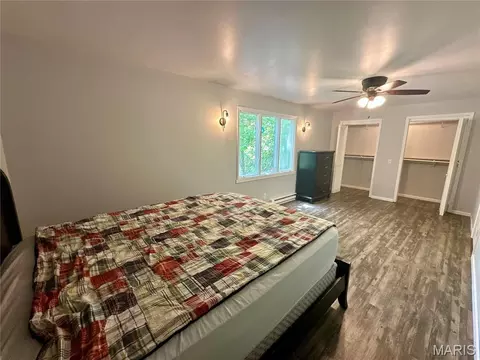 Bedroom - 2009 Crescent Dr, Hannibal, MO 63401 photo 3 of 3