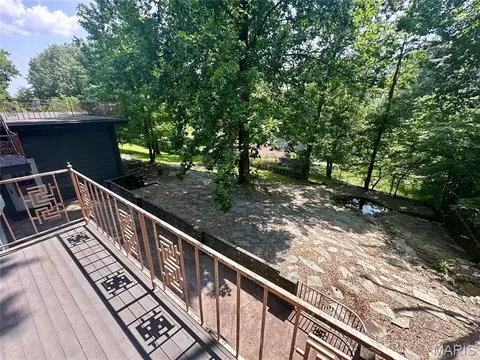 Exterior - 2009 Crescent Dr, Hannibal, MO 63401 photo 9 of 11