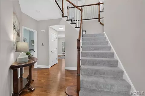 Entry Way - 708 Hilltop Woods Ct, Eureka, MO 63025 photo 4 of 7