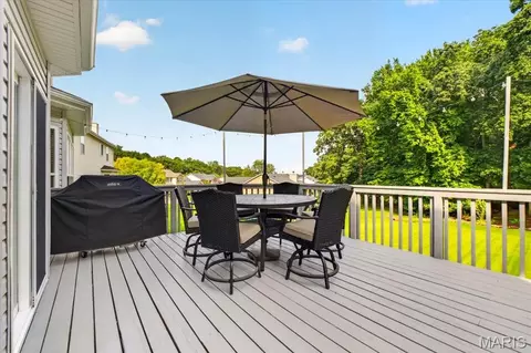 Exterior - 708 Hilltop Woods Ct, Eureka, MO 63025 photo 6 of 21