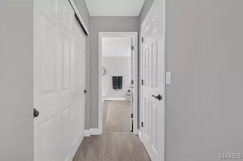 Entry Way - 708 Hilltop Woods Ct, Eureka, MO 63025 photo 5 of 7