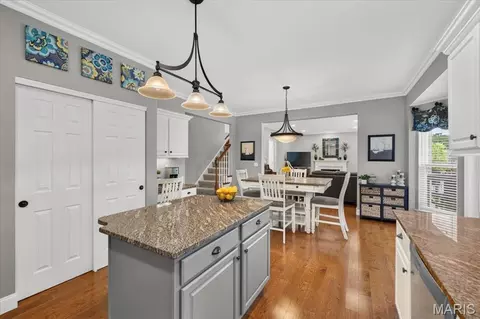 Kitchen - 708 Hilltop Woods Ct, Eureka, MO 63025 photo 6 of 7