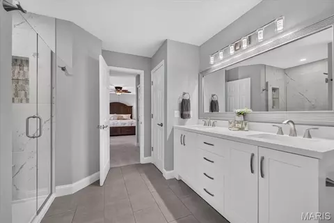 Bath - 708 Hilltop Woods Ct, Eureka, MO 63025 photo 5 of 6