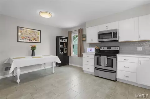 Kitchen - 1520 E 6th St, Washington, MO 63090 photo 4 of 4