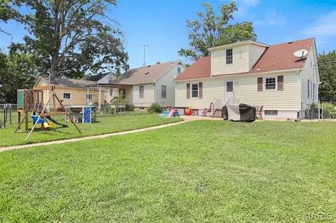Exterior - 1520 E 6th St, Washington, MO 63090 photo 6 of 6