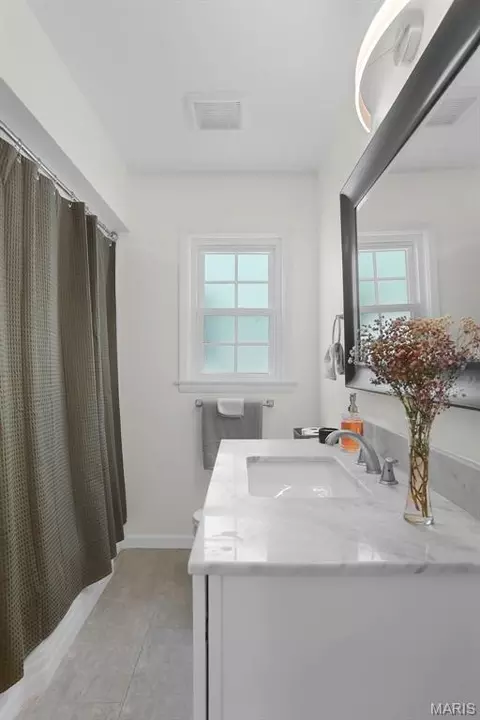 Bath - 1520 E 6th St, Washington, MO 63090 photo 2 of 3