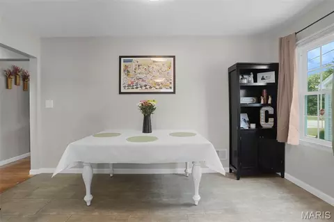 Dining - 1520 E 6th St, Washington, MO 63090 photo 1 of 1