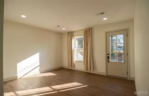 Living - 301 Cape Rd, Bloomfield, MO 63825 photo 1 of 2