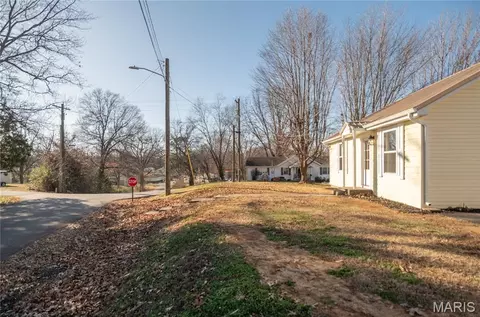 Exterior - 301 Cape Rd, Bloomfield, MO 63825 photo 1 of 4