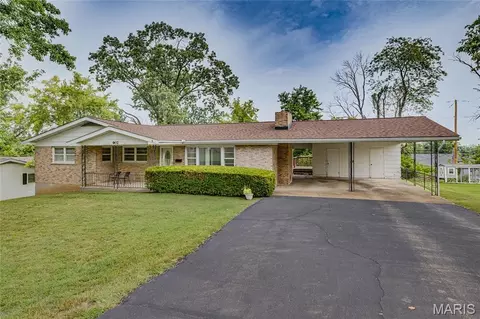 902 Westwind Dr, Park Hills, MO 63601