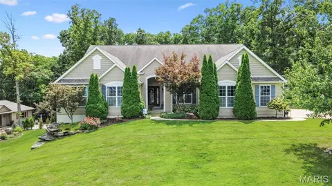 14 Prairie Lake Ct, Wentzville, MO 63385