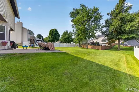 Exterior - 2087 Hackmann Estates Dr, Saint Charles, MO 63303 photo 2 of 9