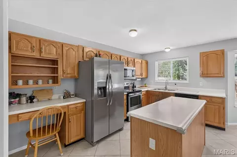 Kitchen - 2087 Hackmann Estates Dr, Saint Charles, MO 63303 photo 2 of 3