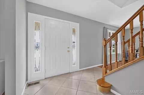 Entry Way - 2087 Hackmann Estates Dr, Saint Charles, MO 63303 photo 2 of 3