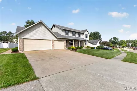Exterior - 2087 Hackmann Estates Dr, Saint Charles, MO 63303 photo 6 of 9