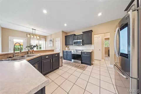 Kitchen - 11891 Pine Forest Dr, Rolla, MO 65401 photo 3 of 4