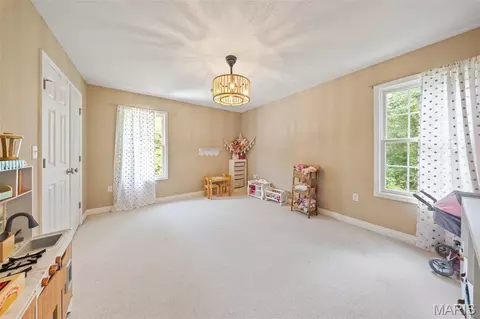 Bedroom - 11891 Pine Forest Dr, Rolla, MO 65401 photo 6 of 7