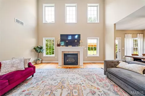 Living - 11891 Pine Forest Dr, Rolla, MO 65401 photo 2 of 2